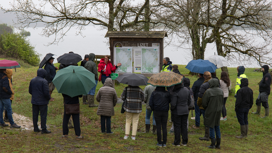 Commission géographique de travail, visite du Lac du Lizet, Montesquiou - CD32/JC-DEBORD - Agrandir l'image (fenêtre modale)